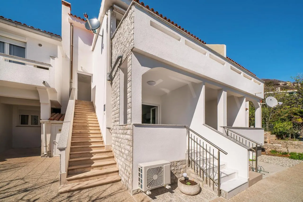 Apartments Kricin 14 Laura Baska  Baska (Krk)
