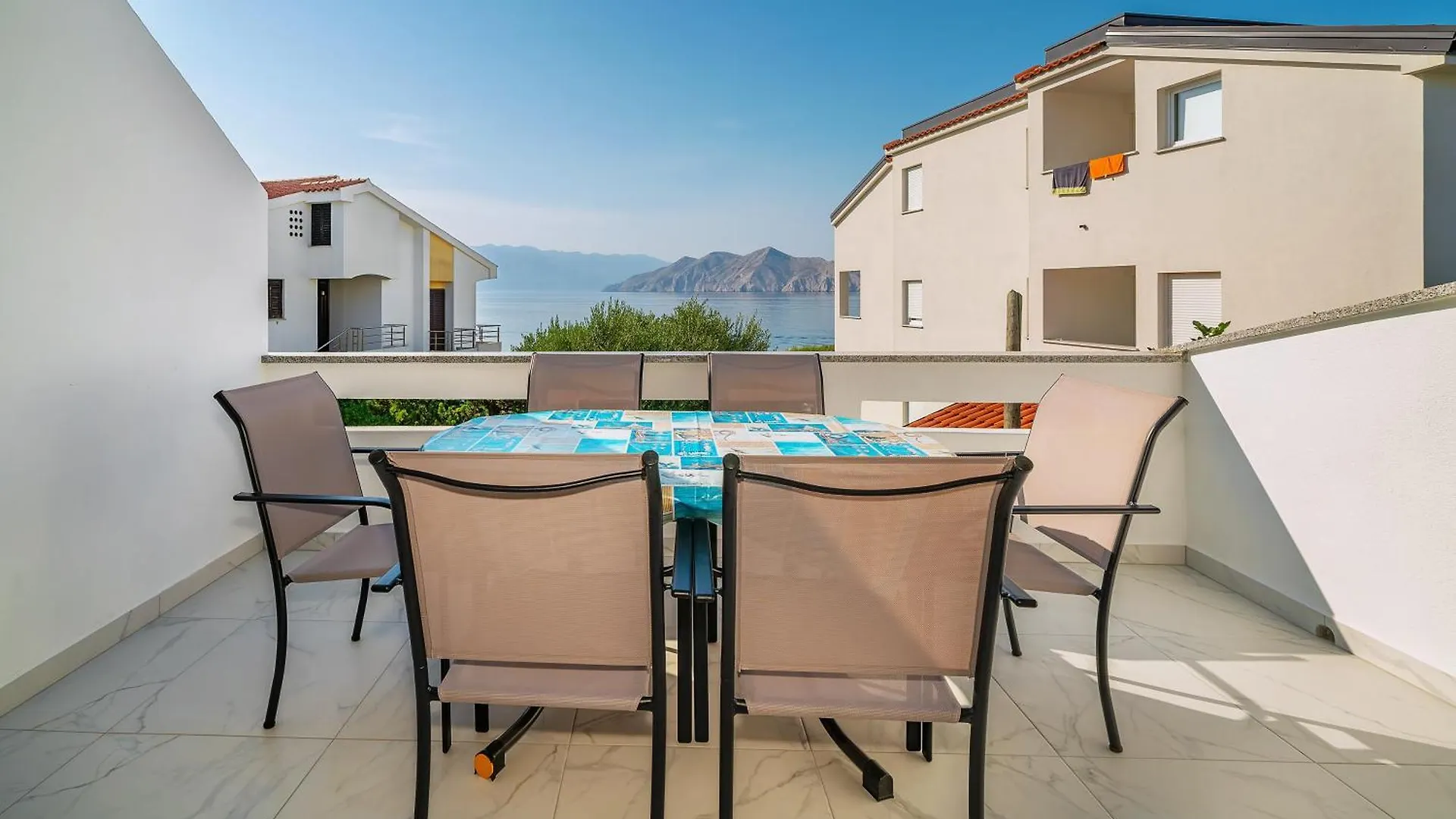 Apartments Kricin 14 Laura Baska  0*, Baska (Krk) Croatia